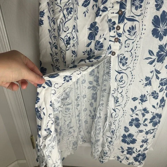 EUC American Rag Blue and White Flutter Sleeve Maxi Sundress - Picture 5 of 8